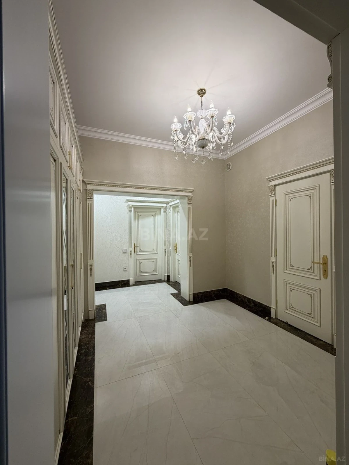Kirayə verilir 3 otaqlı mənzil 105 m²
