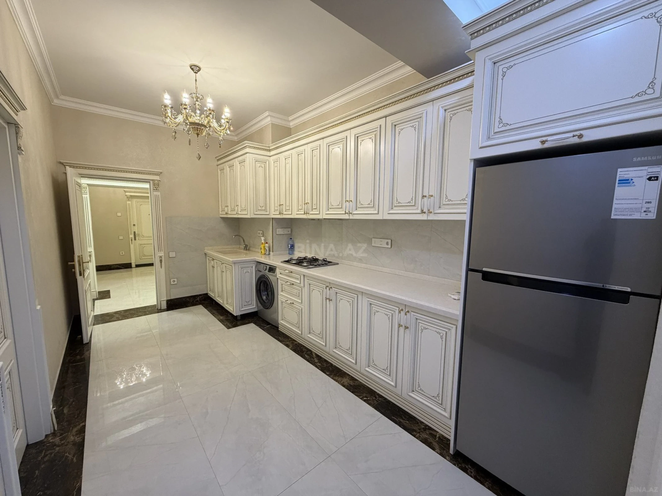 Kirayə verilir 3 otaqlı mənzil 105 m²