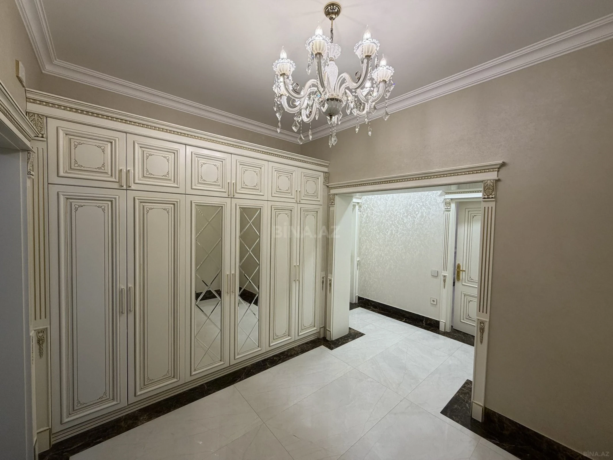Kirayə verilir 3 otaqlı mənzil 105 m²