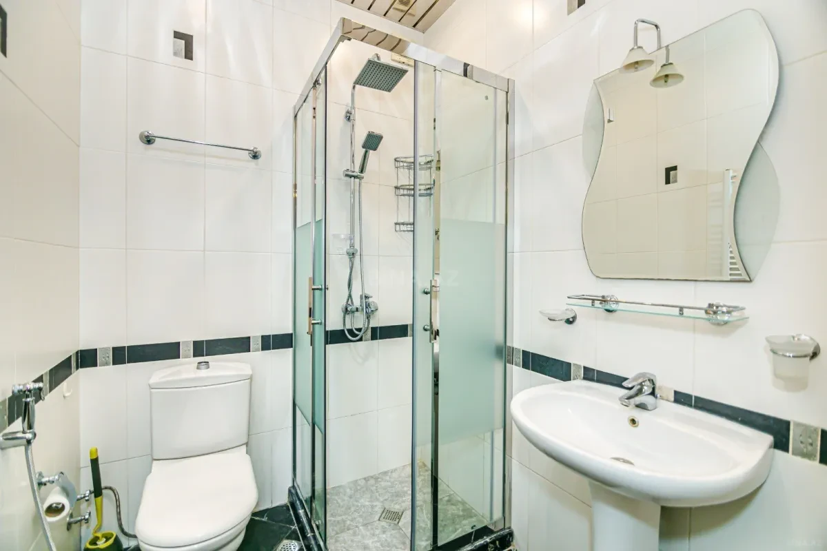 Kirayə verilir 3 otaqlı mənzil 150 m²