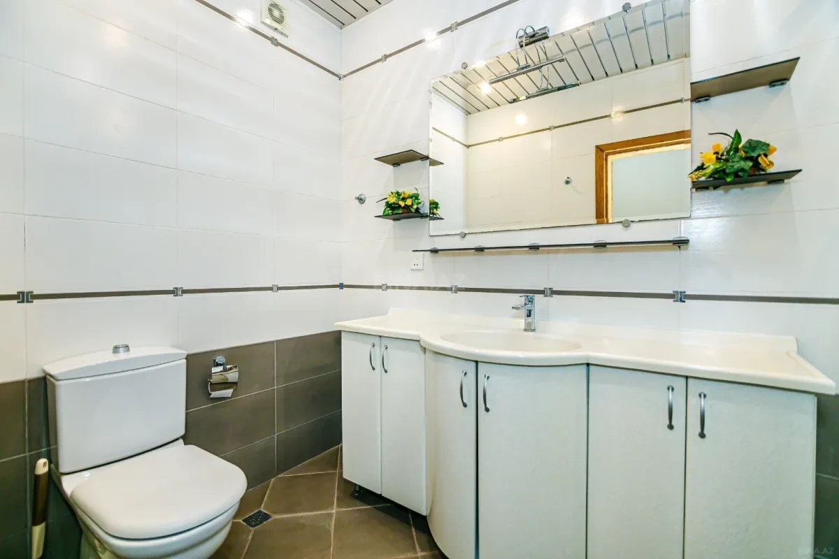 Kirayə verilir 3 otaqlı mənzil 150 m²