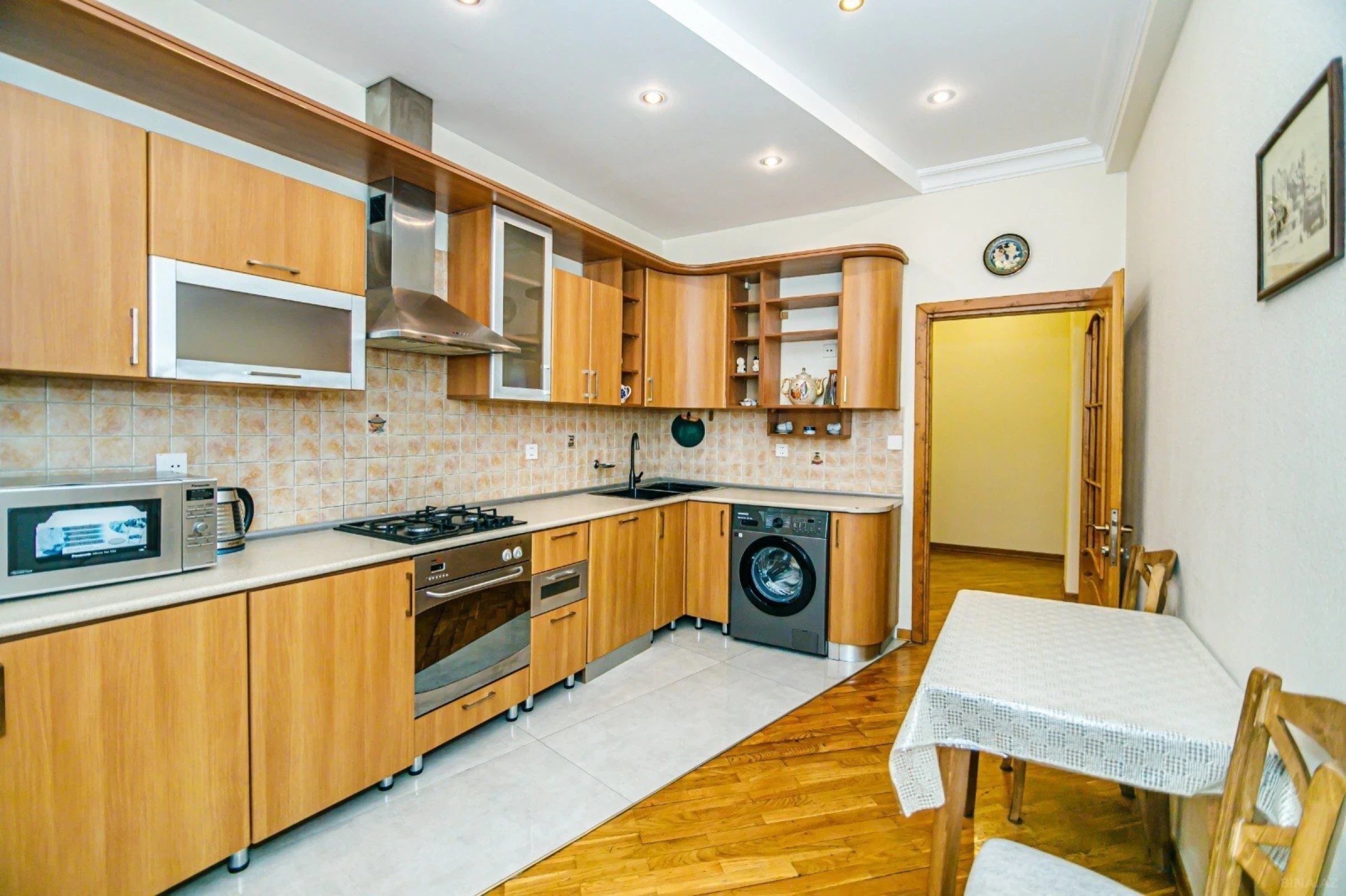 Kirayə verilir 3 otaqlı mənzil 150 m²