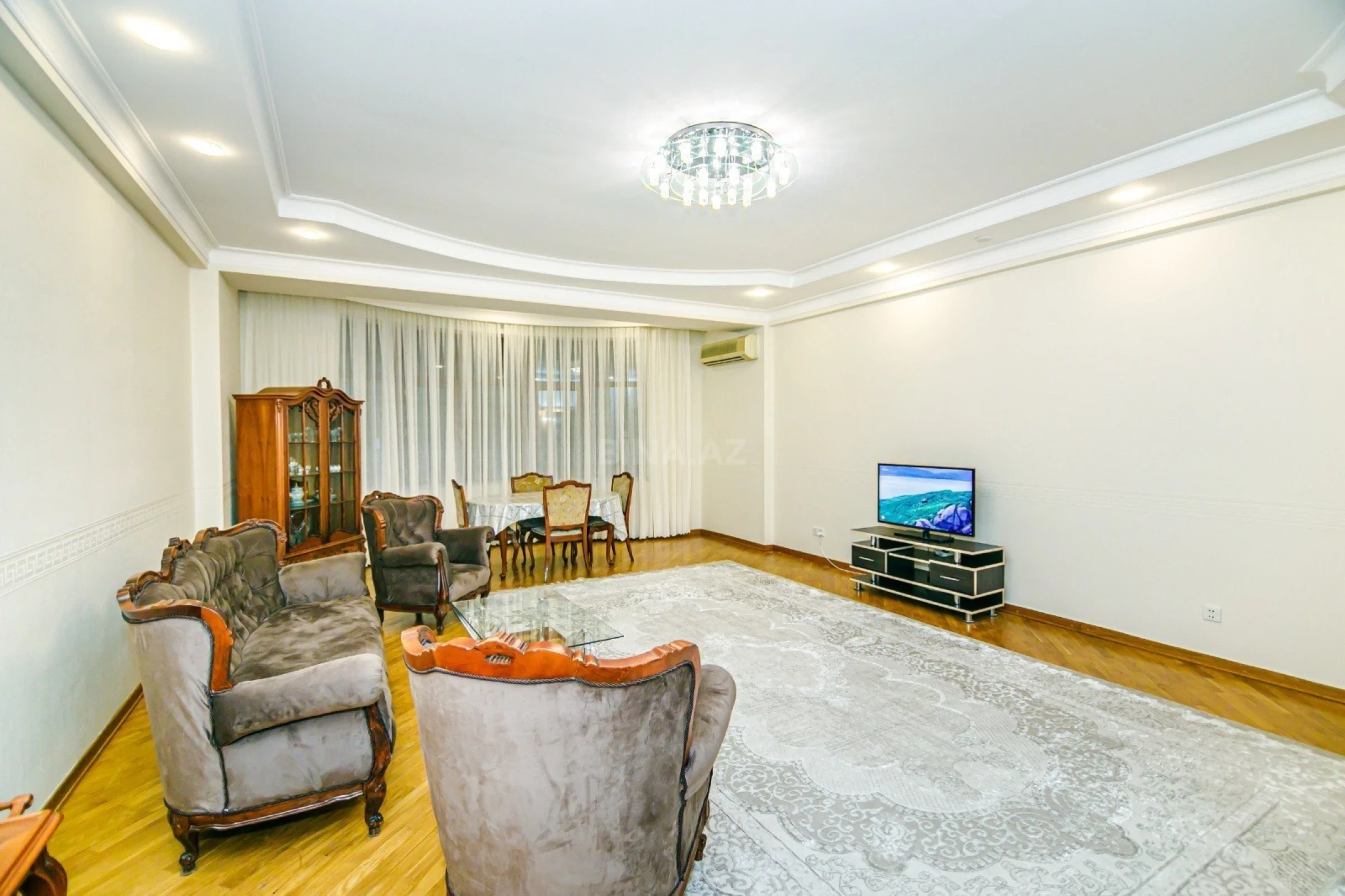 Kirayə verilir 3 otaqlı mənzil 150 m²
