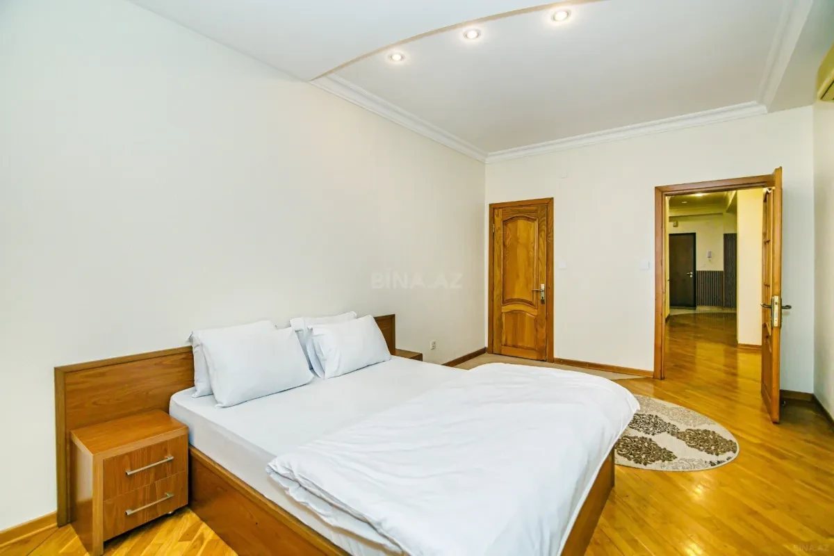 Kirayə verilir 3 otaqlı mənzil 150 m²