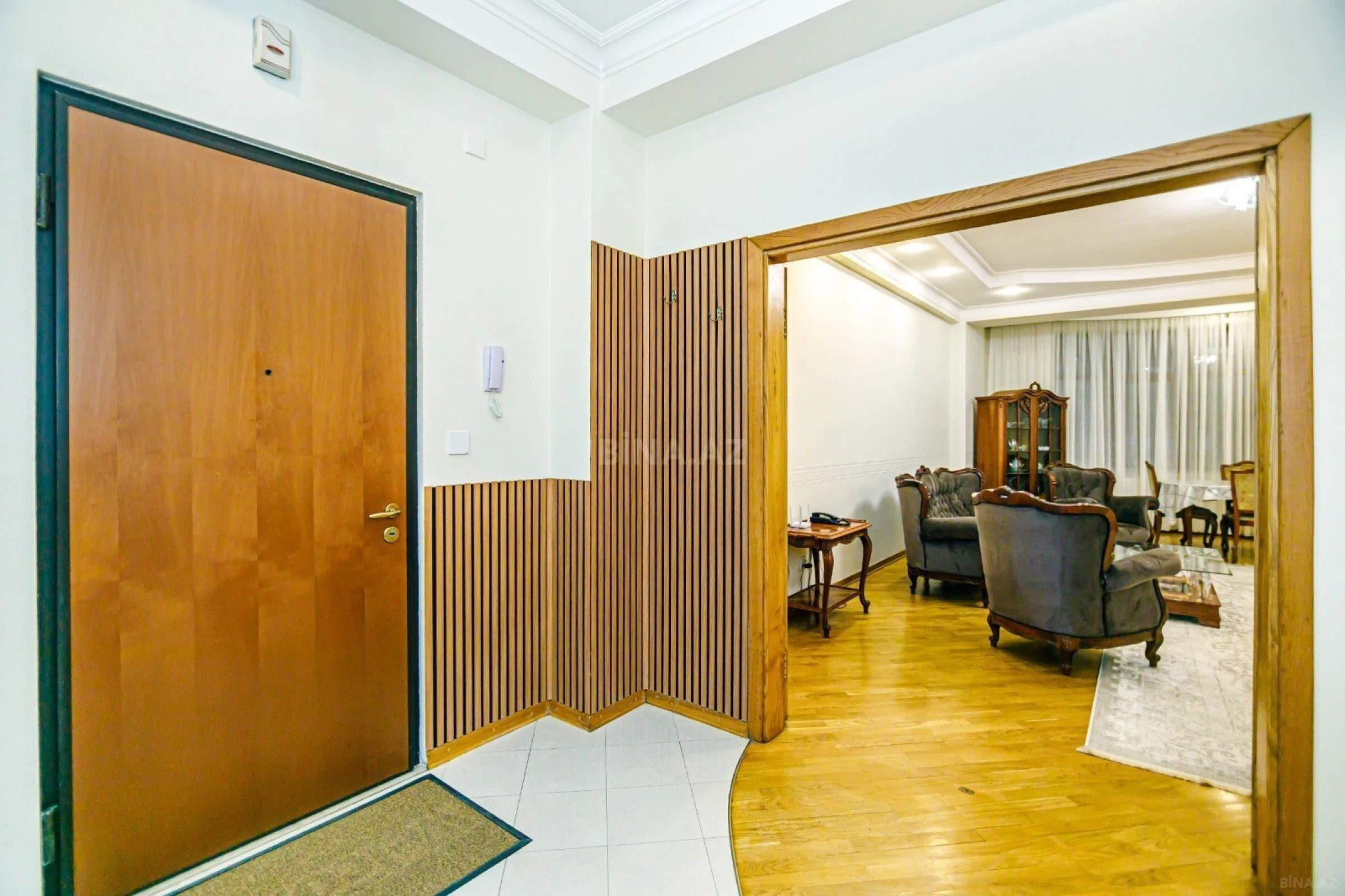 Kirayə verilir 3 otaqlı mənzil 150 m²