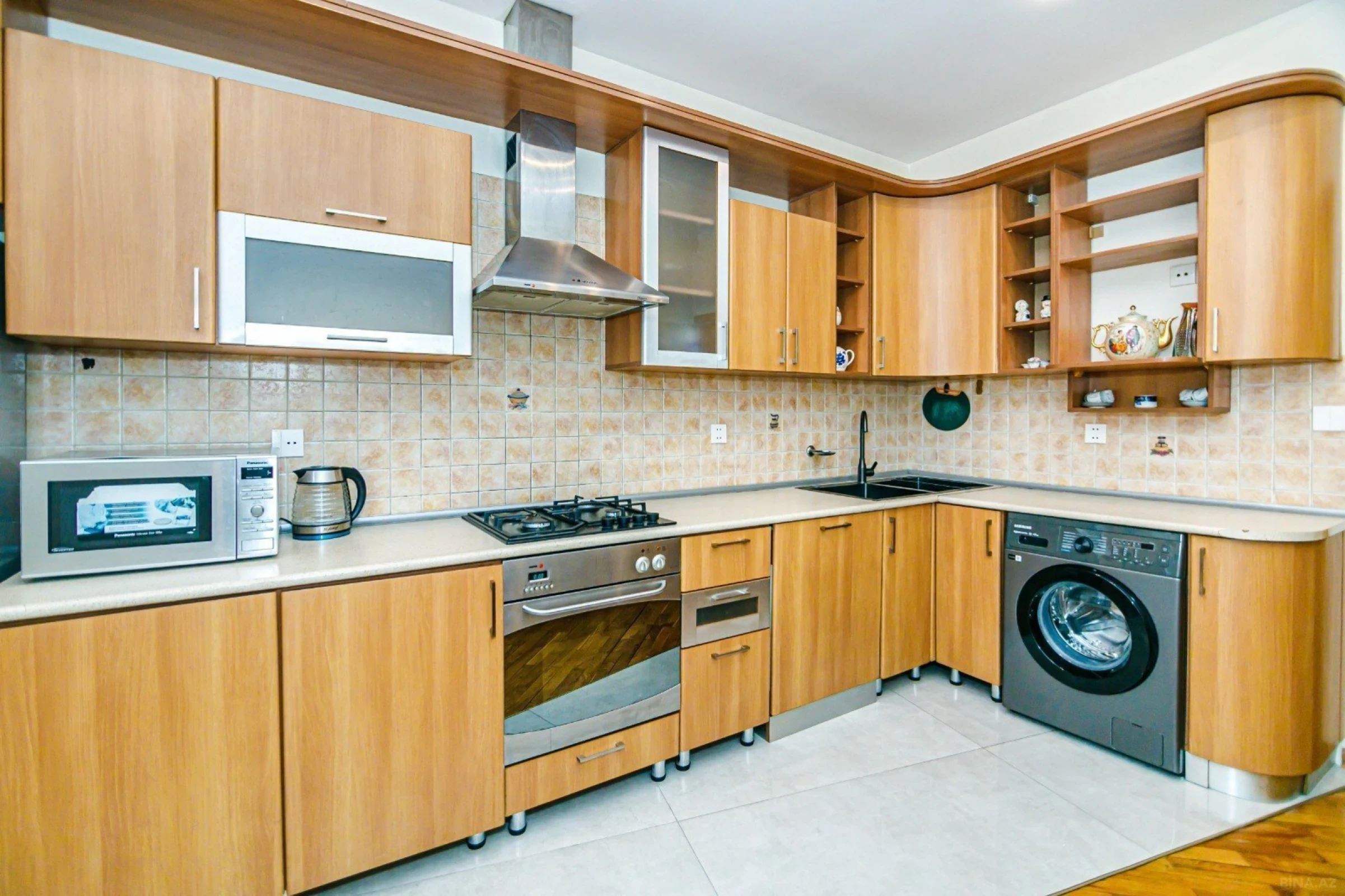 Kirayə verilir 3 otaqlı mənzil 150 m²