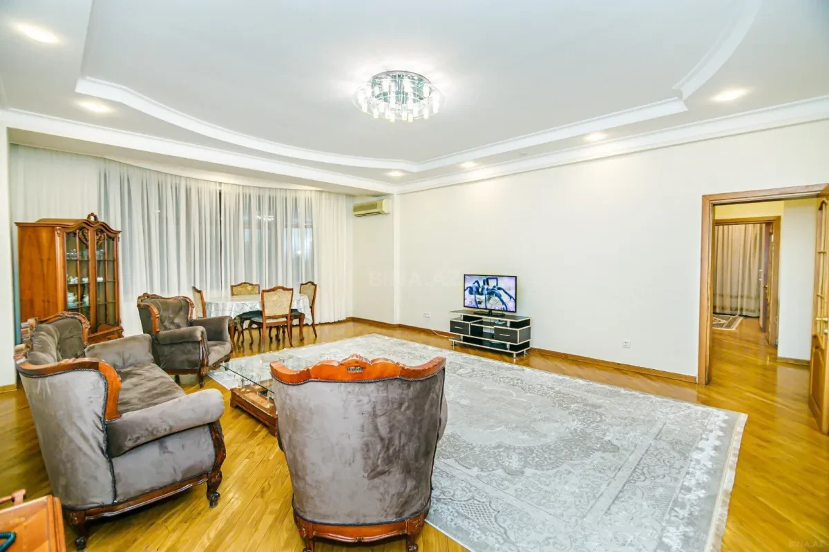 Kirayə verilir 3 otaqlı mənzil 150 m²