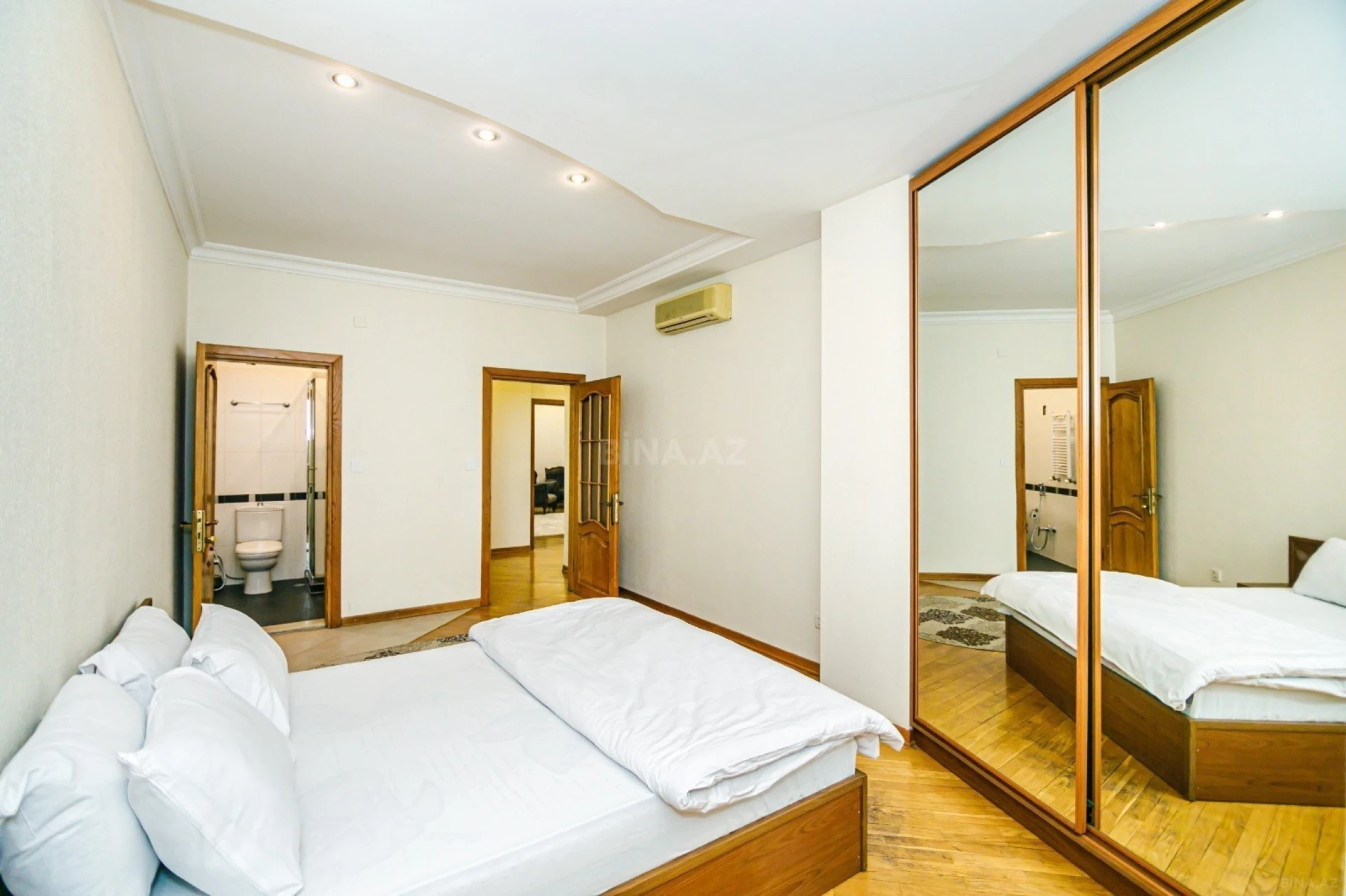 Kirayə verilir 3 otaqlı mənzil 150 m²