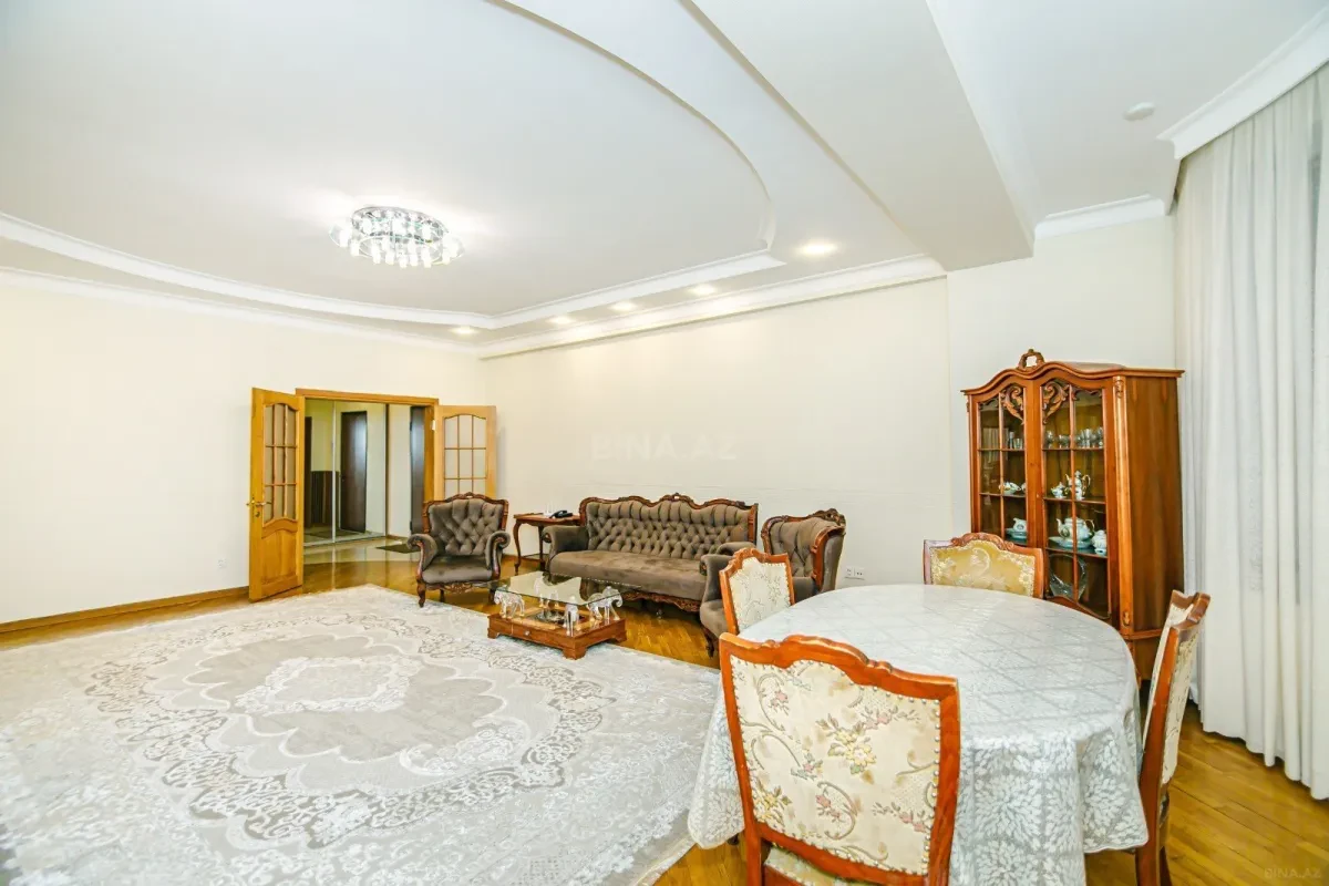 Kirayə verilir 3 otaqlı mənzil 150 m²