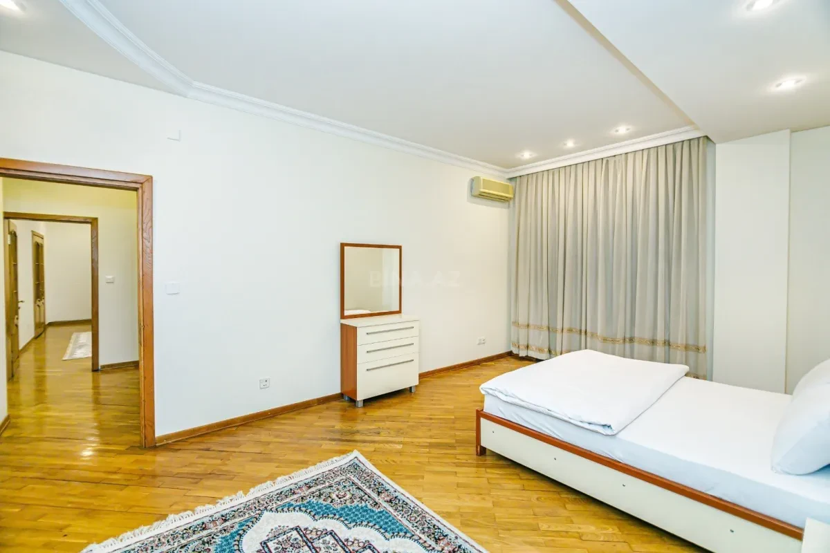 Kirayə verilir 3 otaqlı mənzil 150 m²