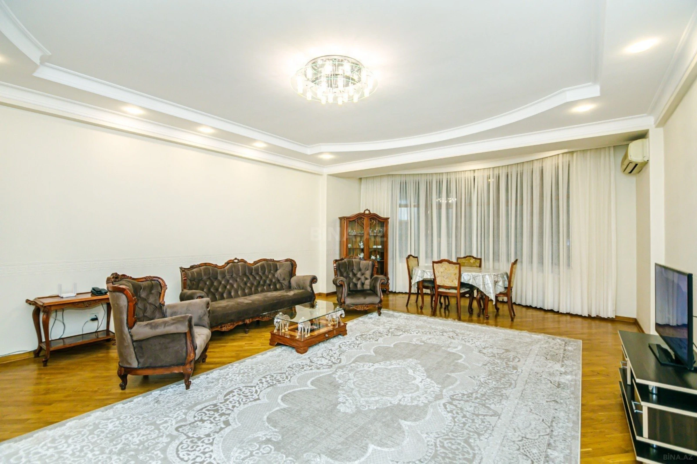 Kirayə verilir 3 otaqlı mənzil 150 m²