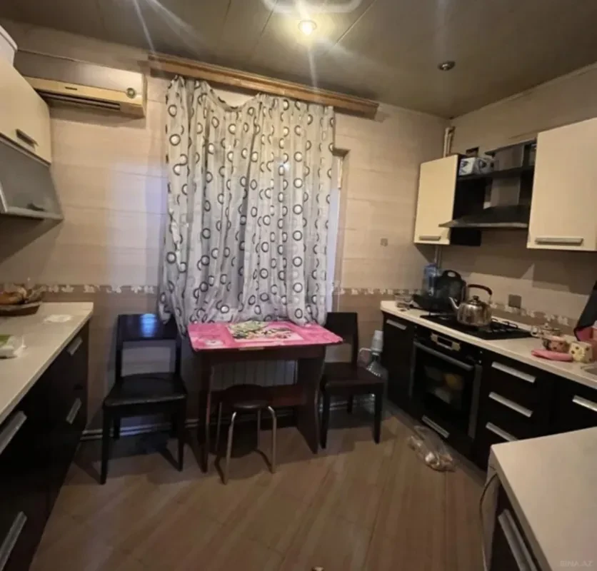 Kirayə verilir 4 otaqlı mənzil 100 m²