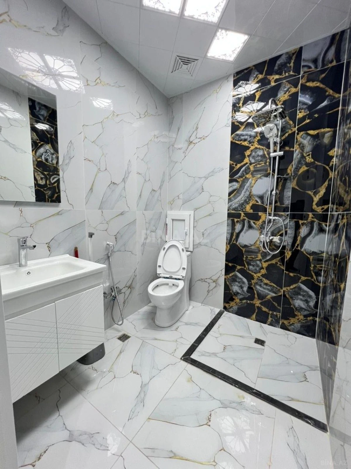 Satılır 2 otaqlı mənzil 59 m²