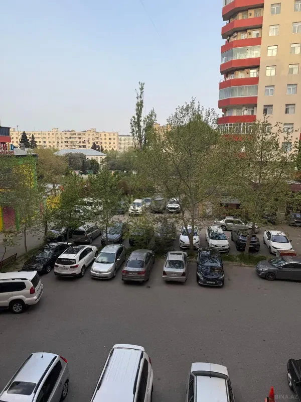 Satılır 4 otaqlı mənzil 101 m²