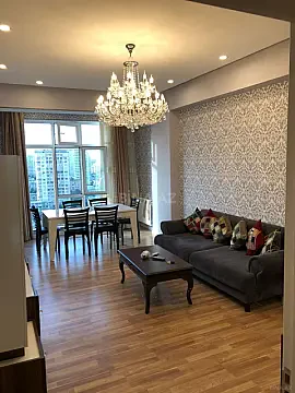Kirayə verilir 3 otaqlı mənzil 140 m²