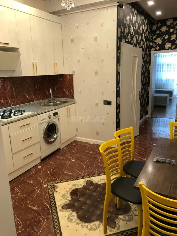 Kirayə verilir 3 otaqlı mənzil 140 m²
