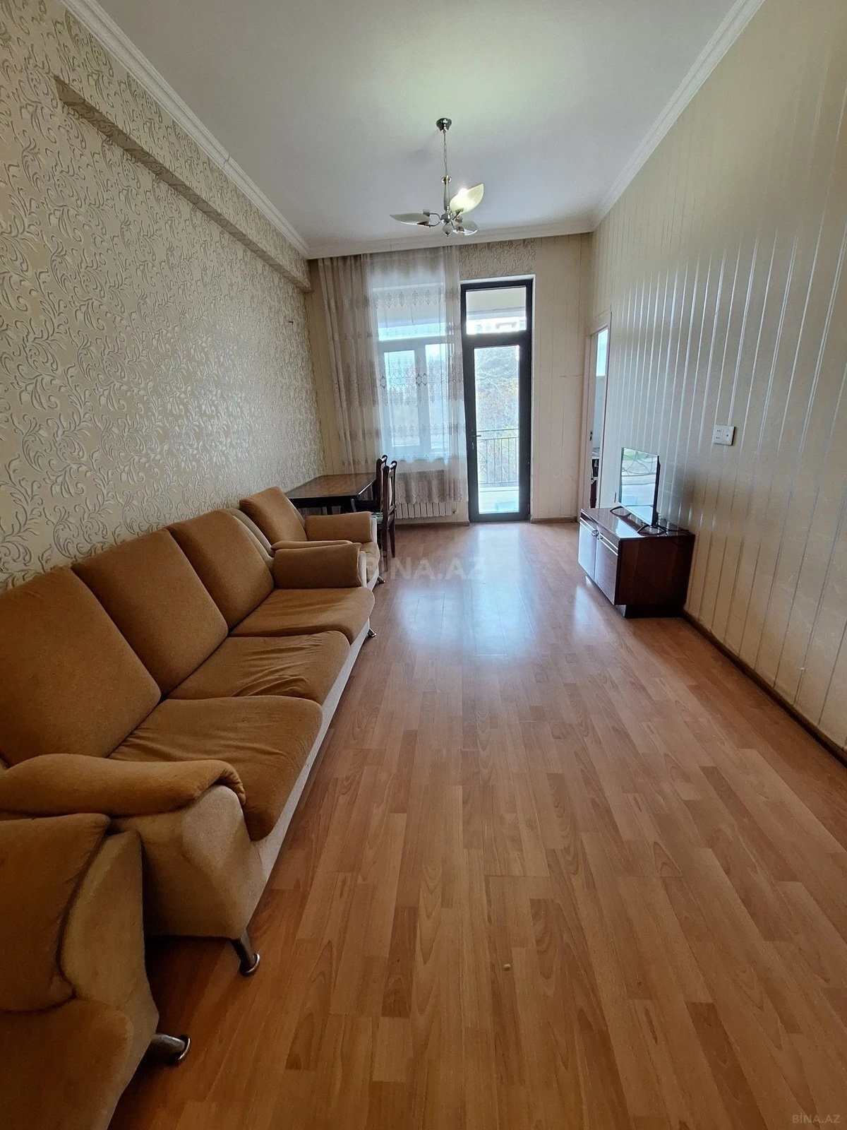 Kirayə verilir 2 otaqlı mənzil 70 m²