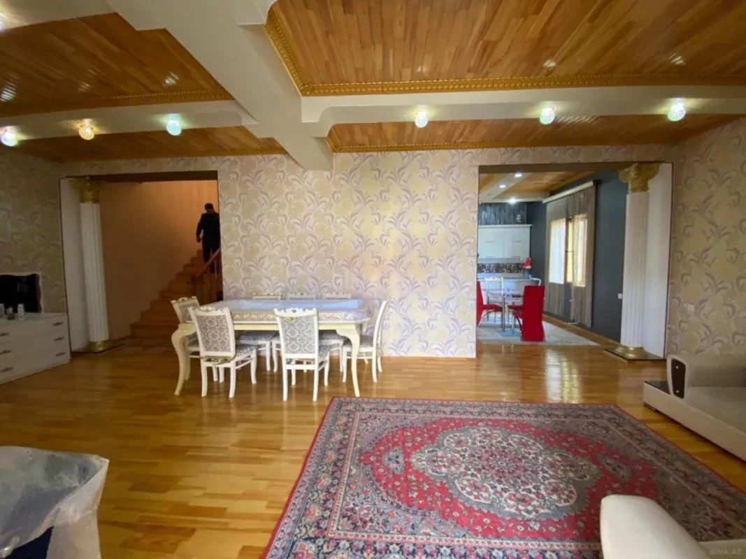 Satılır 4 otaqlı həyət evi 200 m²