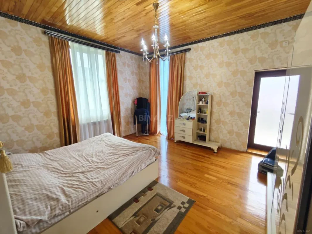 Satılır 4 otaqlı həyət evi 200 m²