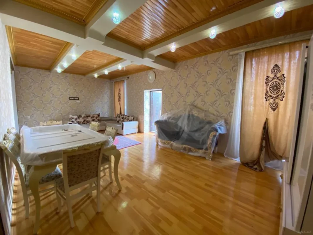 Satılır 4 otaqlı həyət evi 200 m²