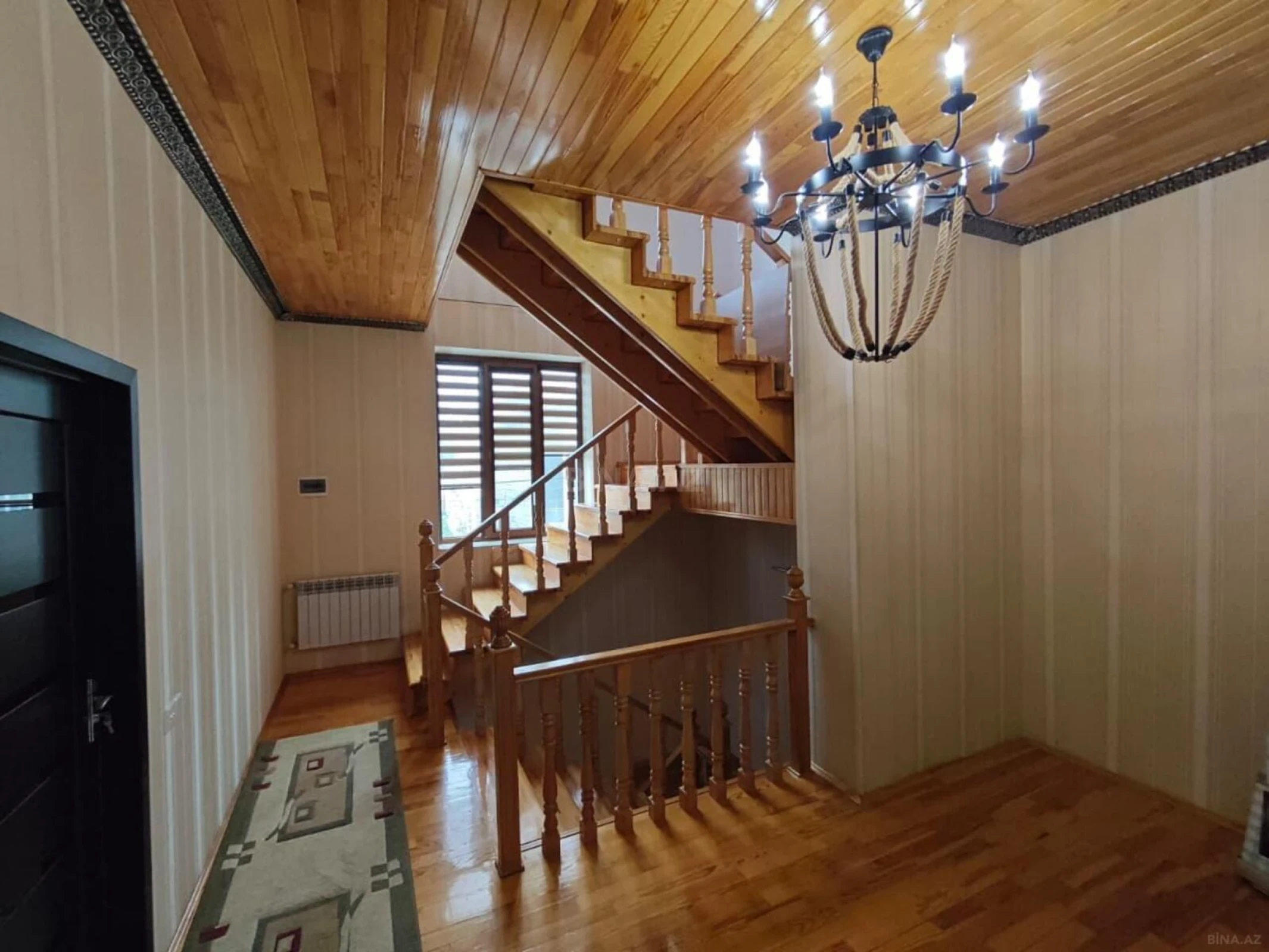 Satılır 4 otaqlı həyət evi 200 m²