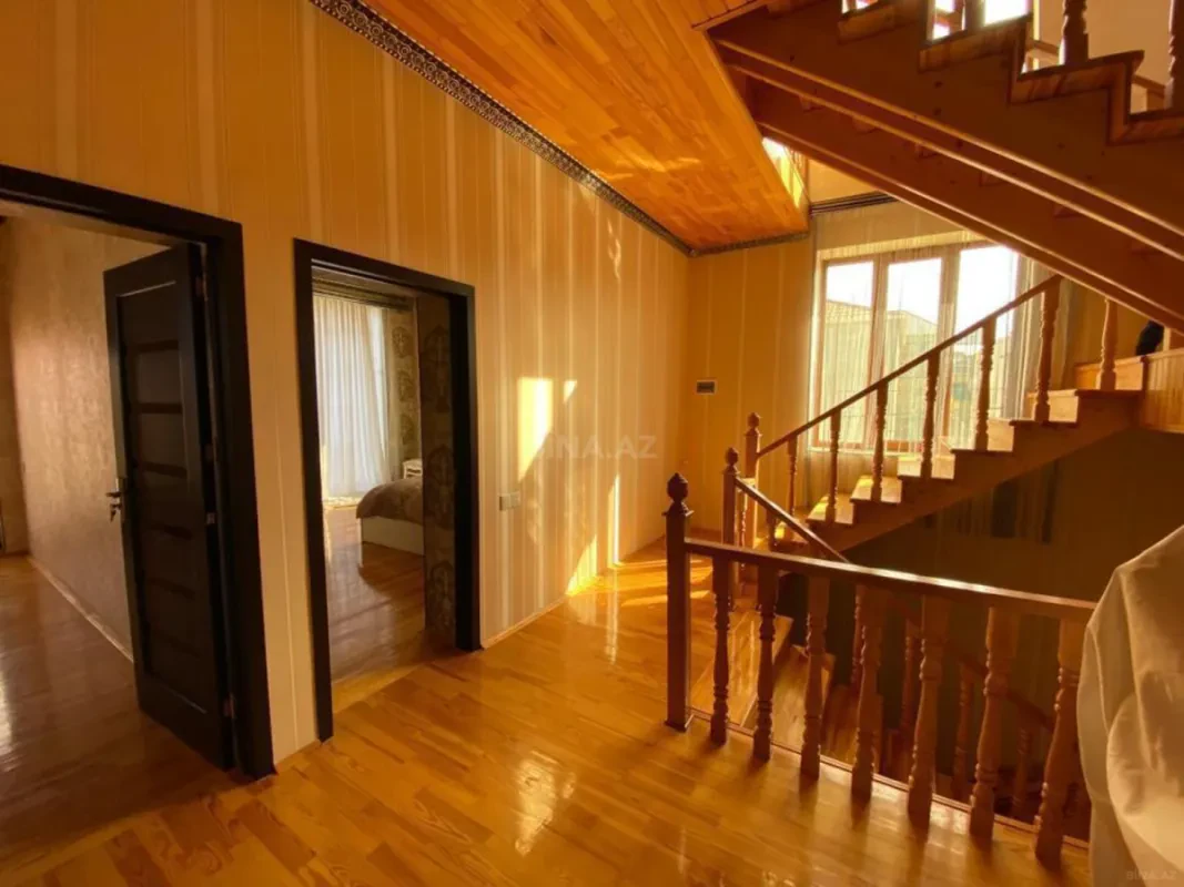 Satılır 4 otaqlı həyət evi 200 m²