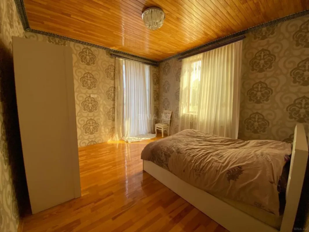 Satılır 4 otaqlı həyət evi 200 m²