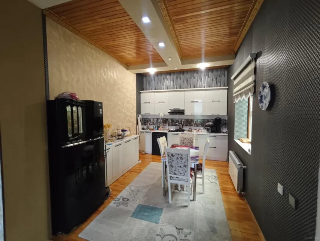 Satılır 4 otaqlı həyət evi 200 m²