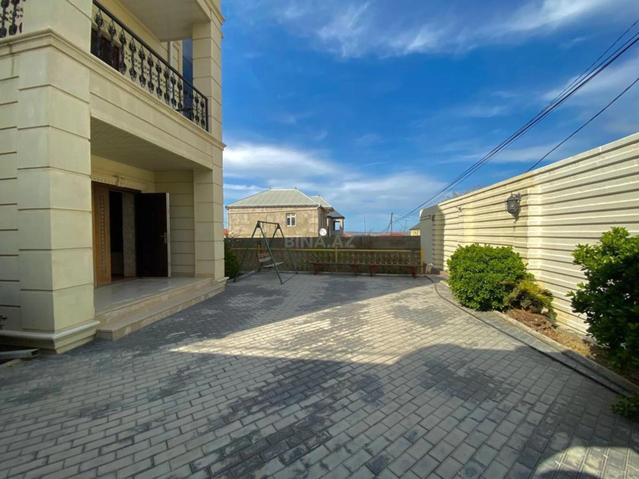 Satılır 4 otaqlı həyət evi 200 m²