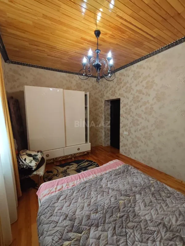 Satılır 4 otaqlı həyət evi 200 m²