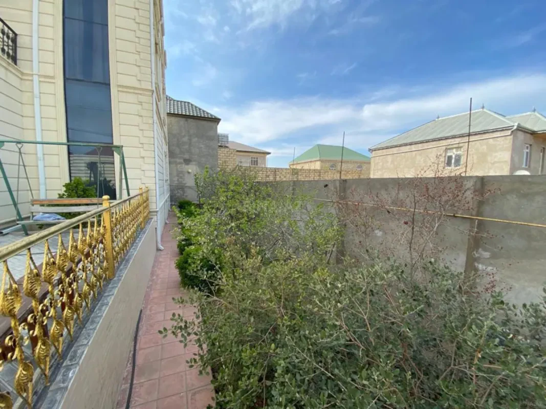 Satılır 4 otaqlı həyət evi 200 m²