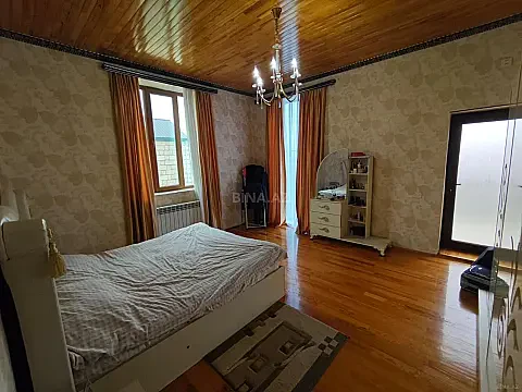 Satılır 4 otaqlı həyət evi 200 m²