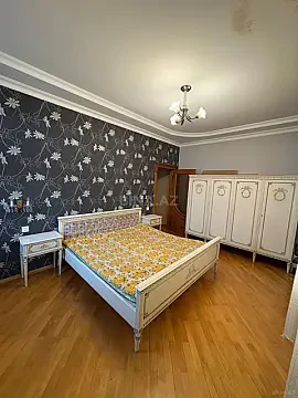 Kirayə verilir 2 otaqlı mənzil 85 m²