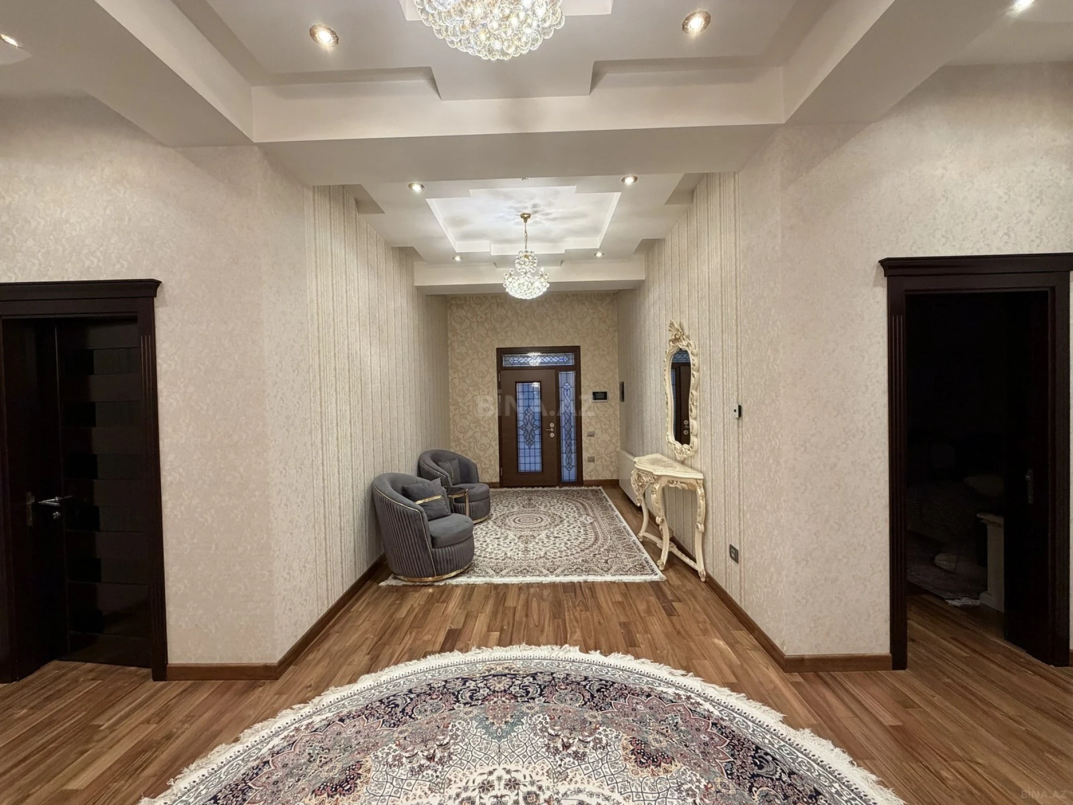Satılır 7 otaqlı həyət evi 600 m²