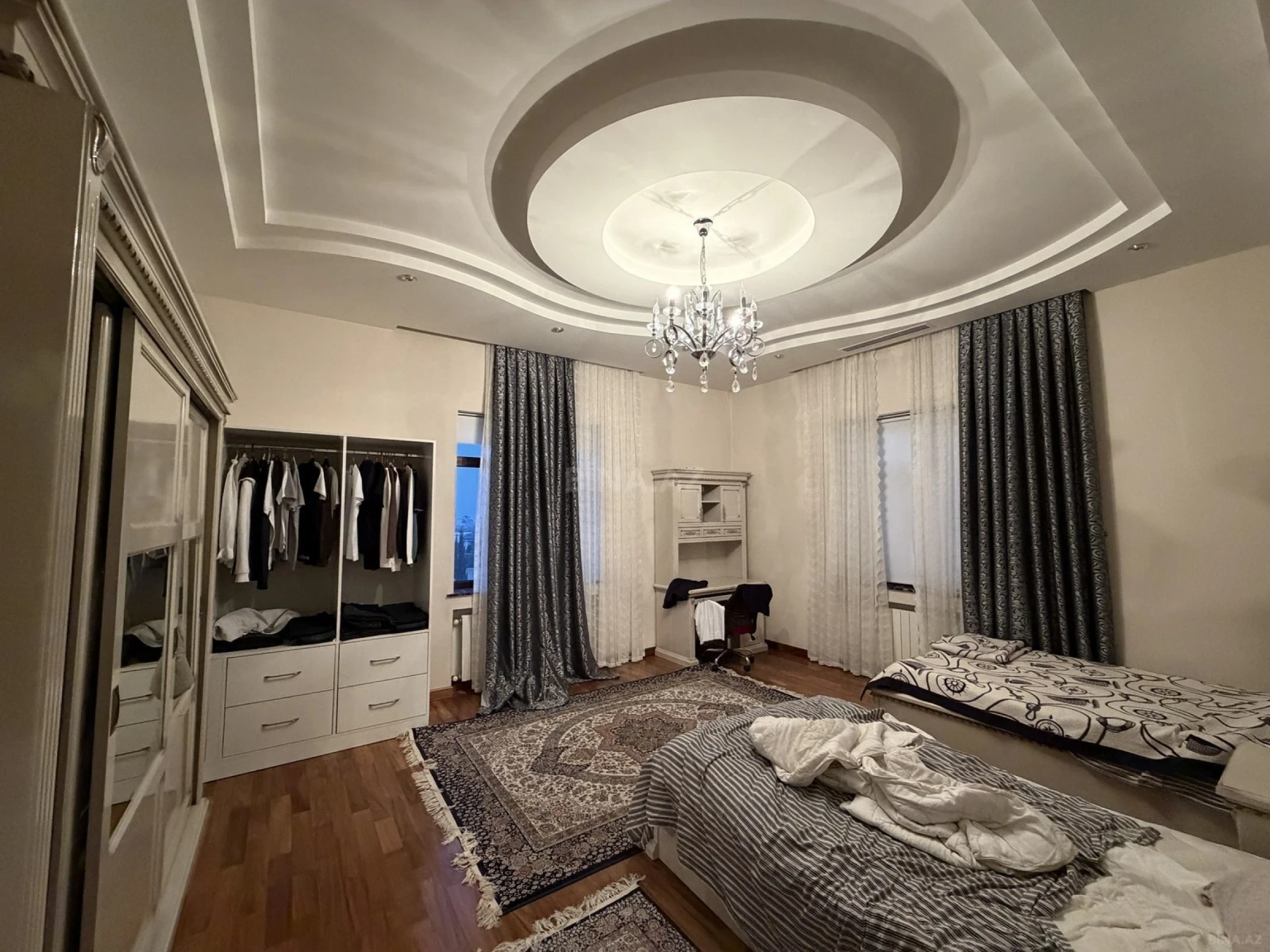 Satılır 7 otaqlı həyət evi 600 m²