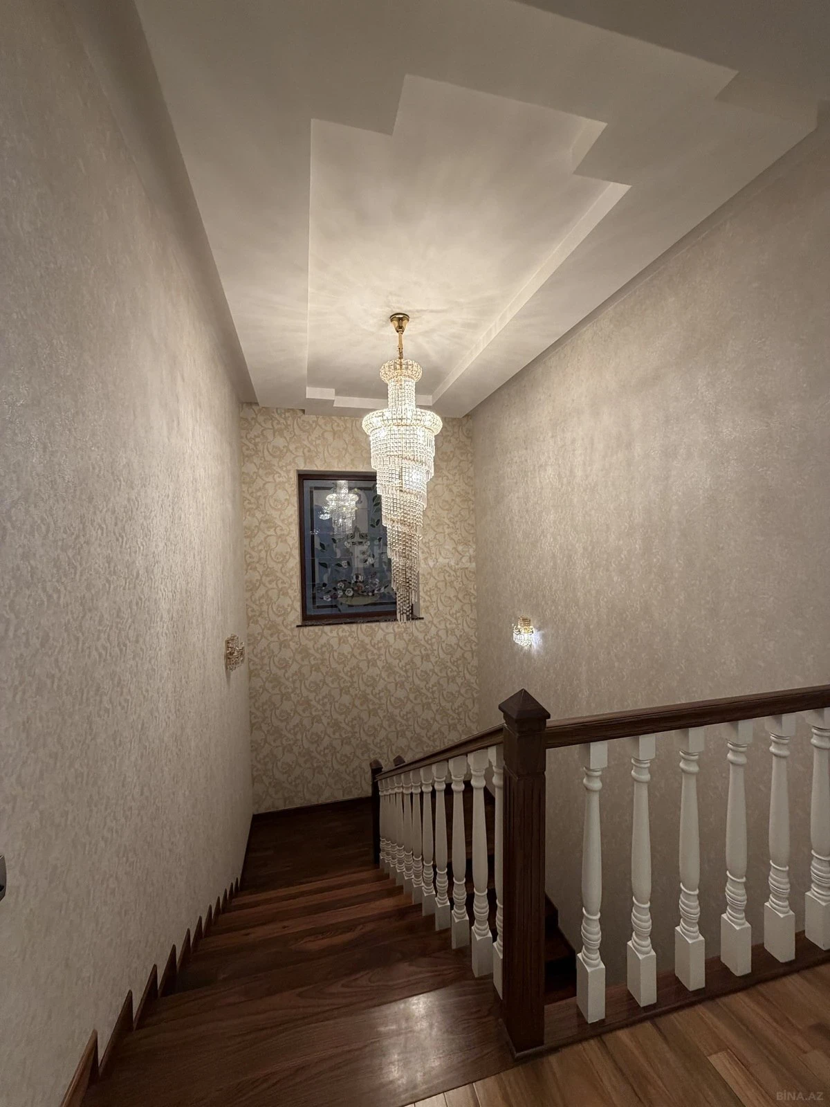 Satılır 7 otaqlı həyət evi 600 m²
