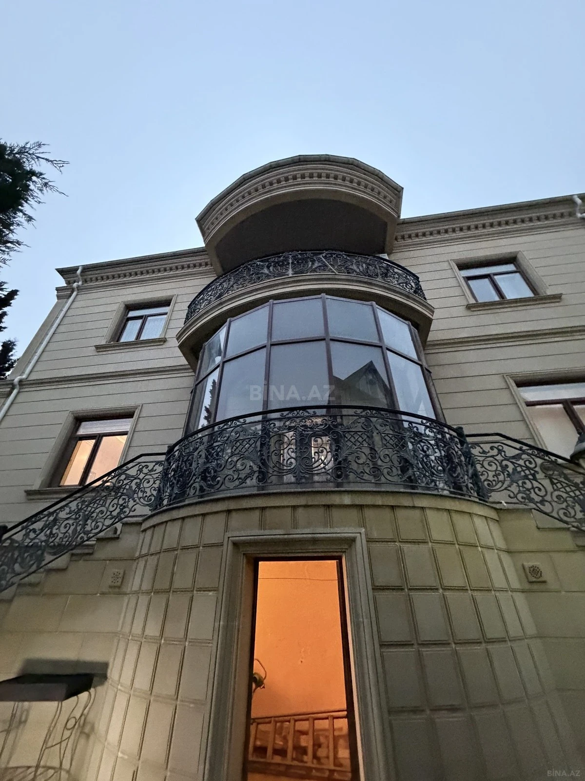 Satılır 7 otaqlı həyət evi 600 m²