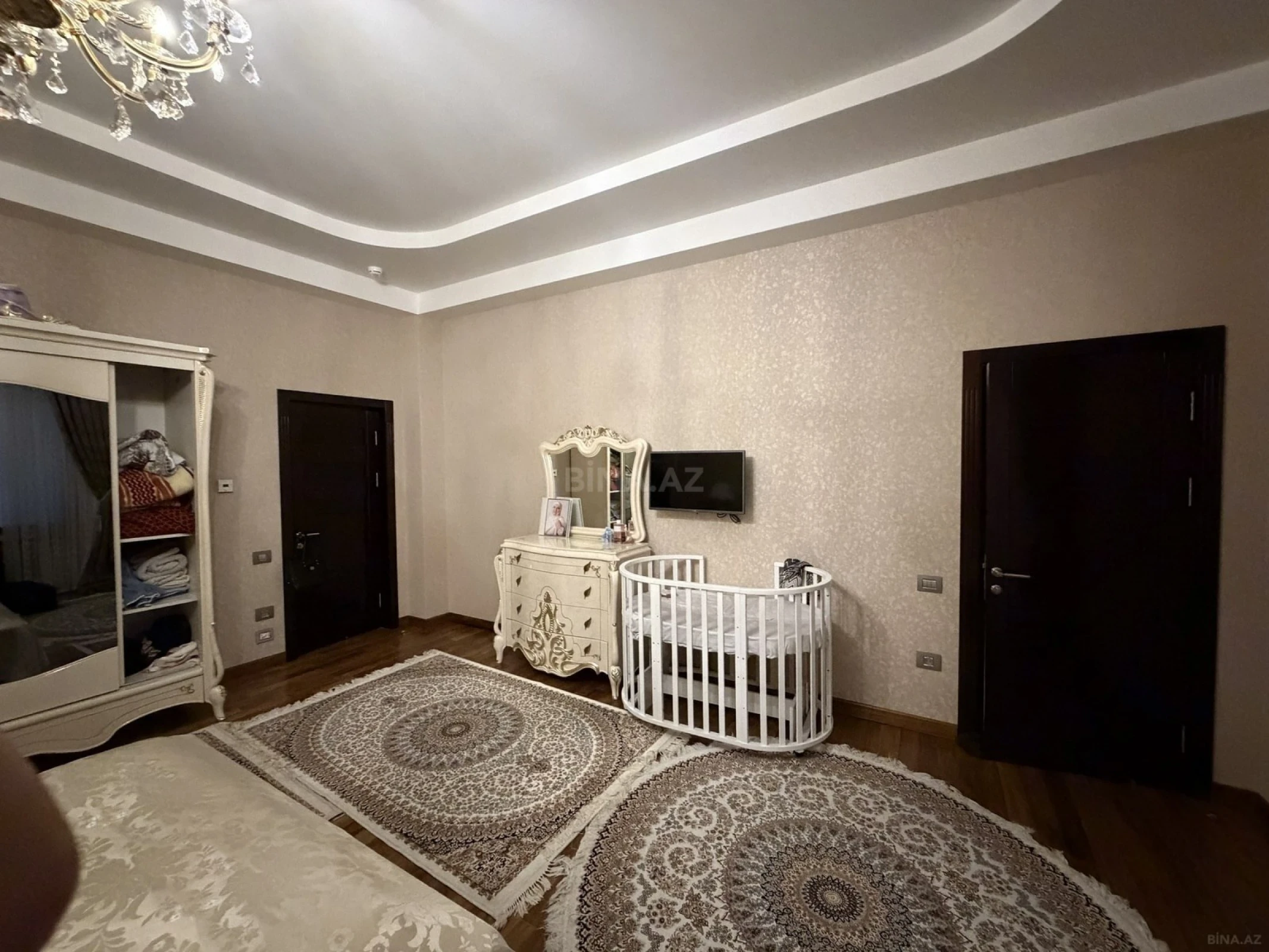 Satılır 7 otaqlı həyət evi 600 m²