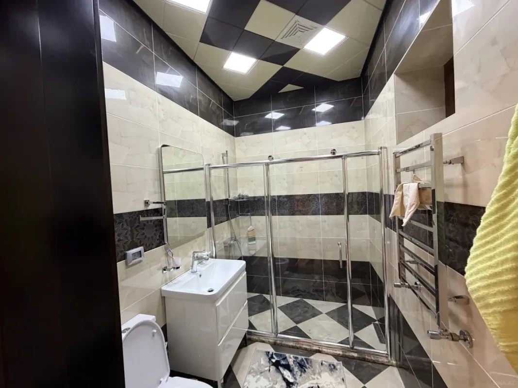 Satılır 7 otaqlı həyət evi 600 m²