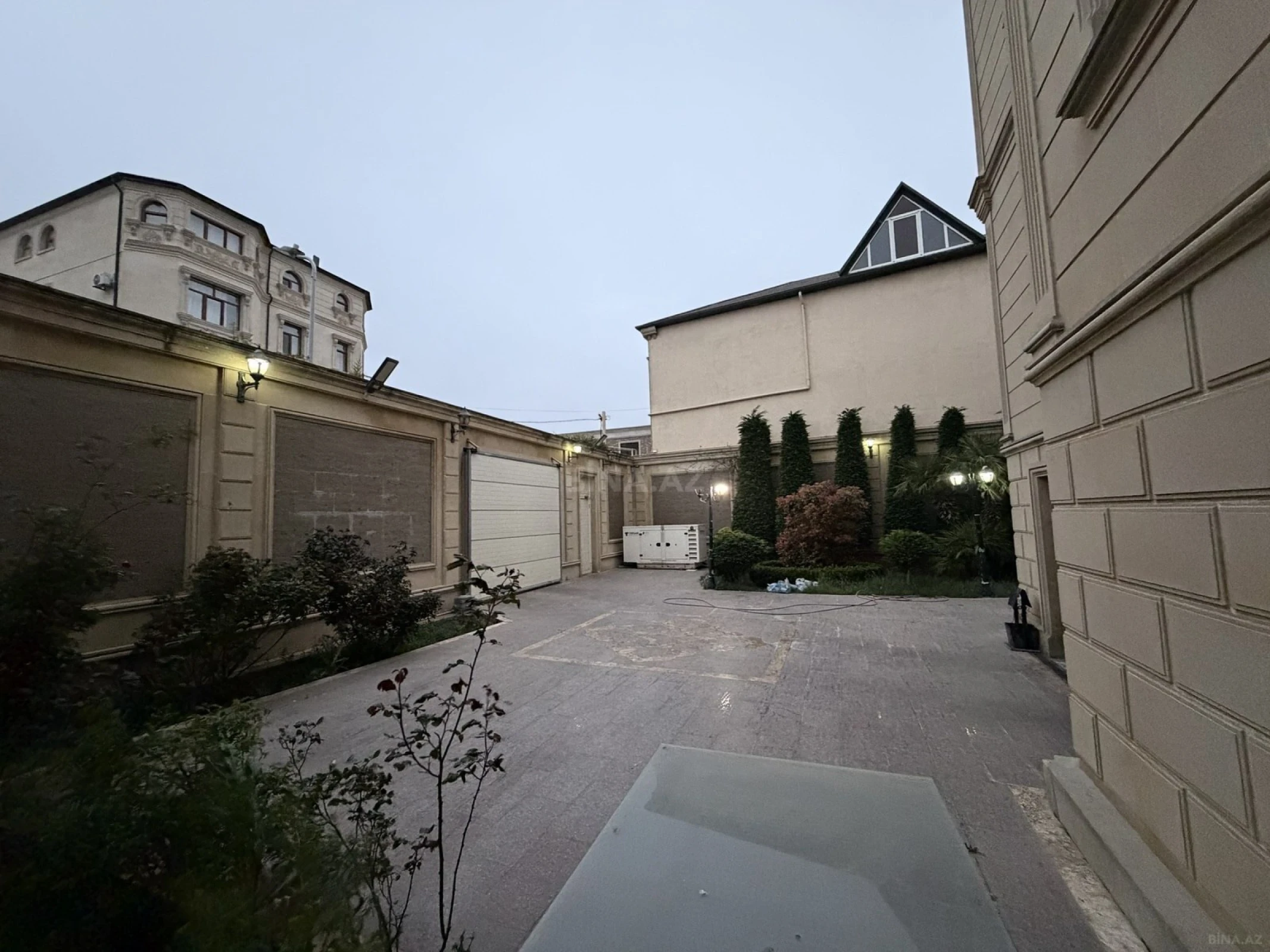 Satılır 7 otaqlı həyət evi 600 m²