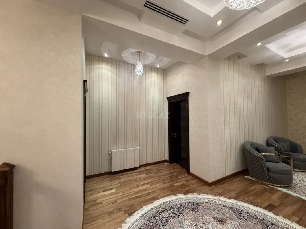 Satılır 7 otaqlı həyət evi 600 m²