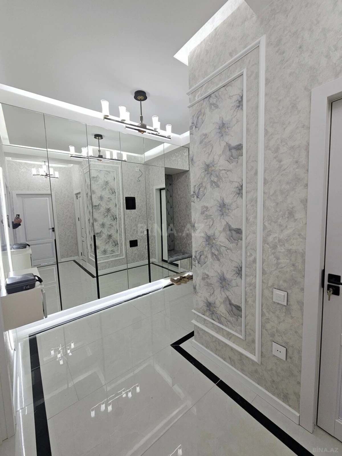 Satılır 3 otaqlı mənzil 87 m²