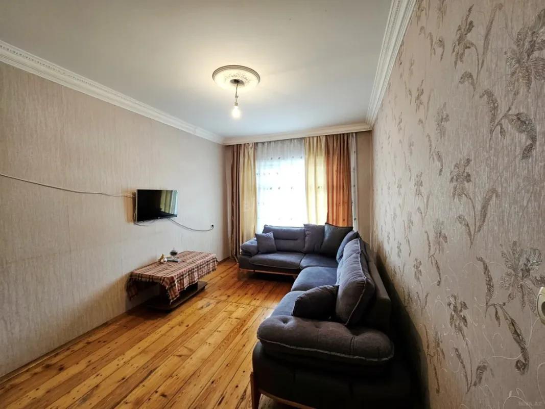 Satılır 4 otaqlı mənzil 110 m²