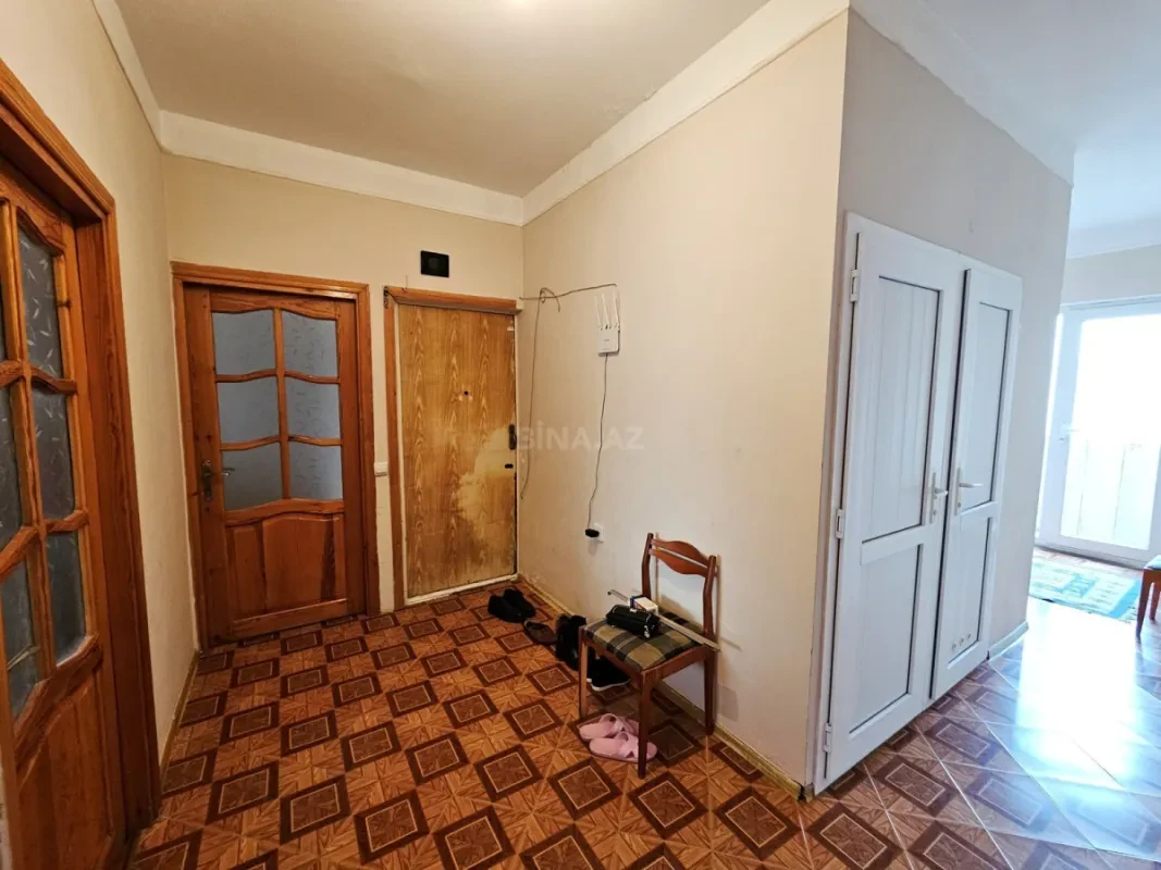 Satılır 4 otaqlı mənzil 110 m²