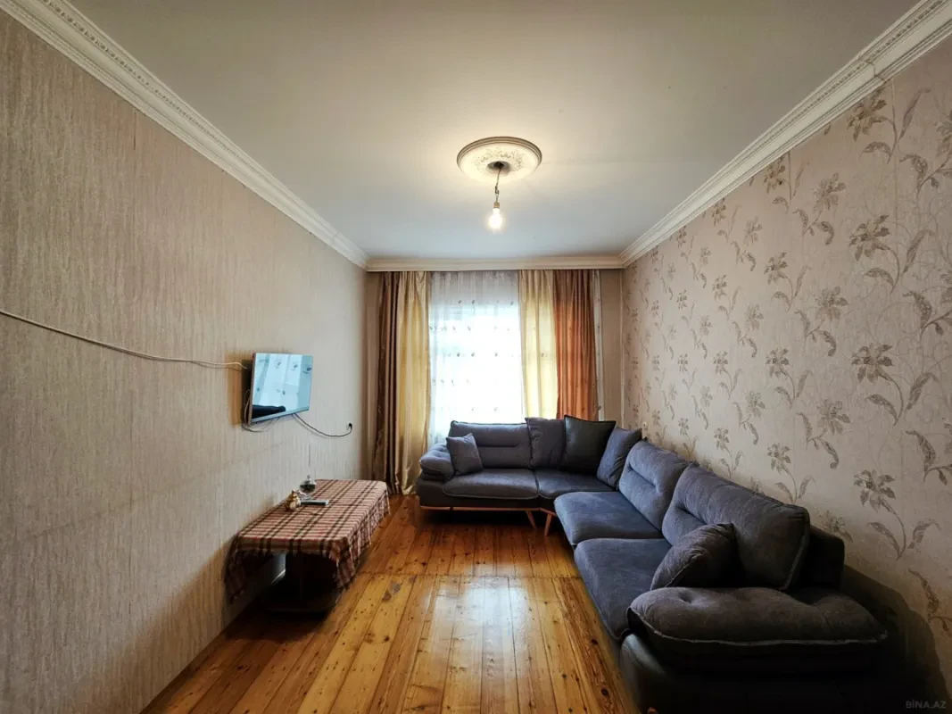 Satılır 4 otaqlı mənzil 110 m²
