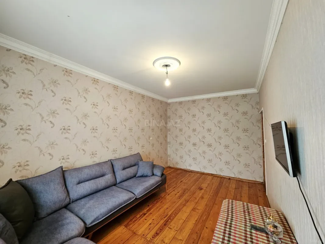 Satılır 4 otaqlı mənzil 110 m²