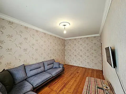 Satılır 4 otaqlı mənzil 110 m²