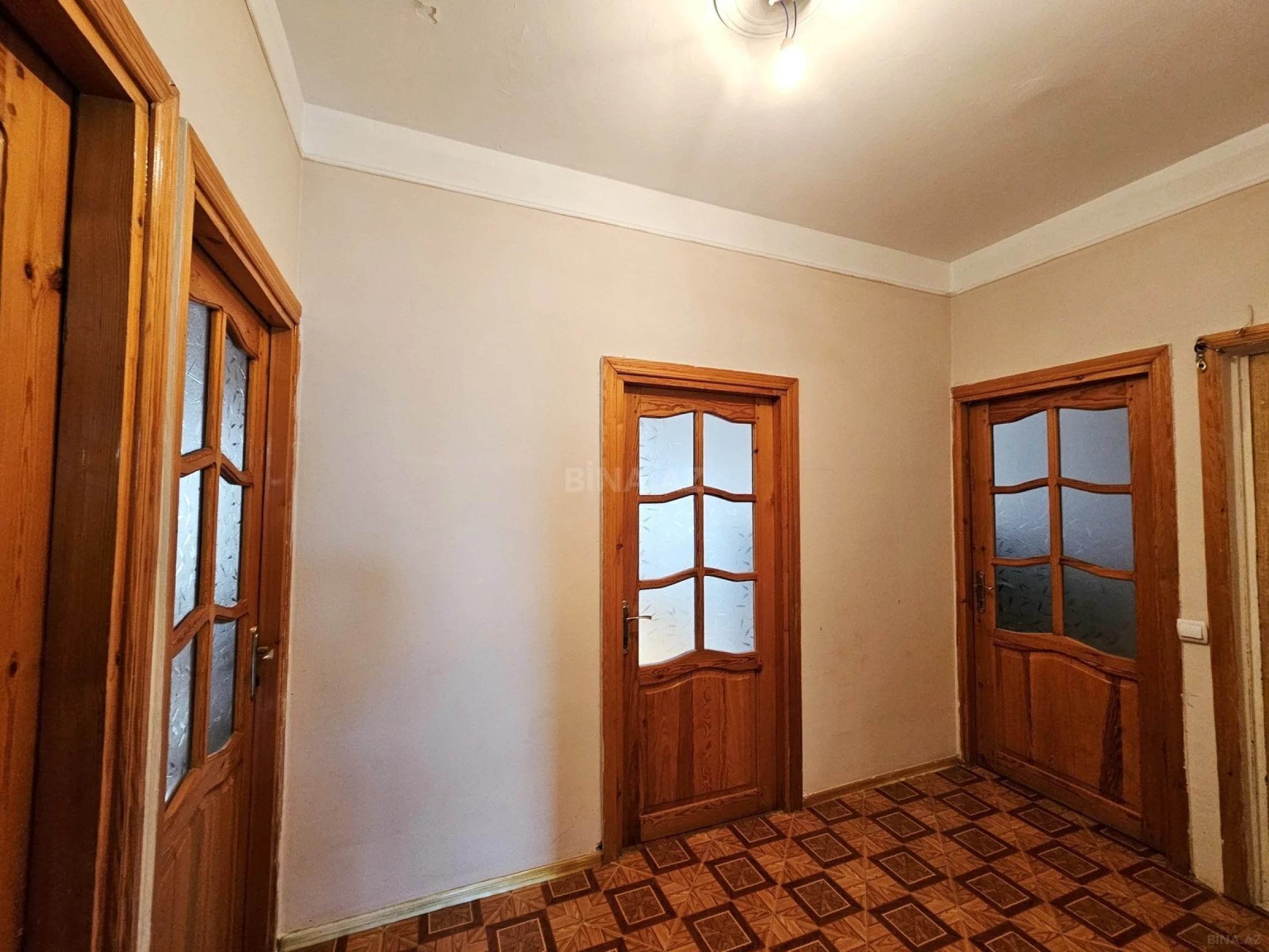 Satılır 4 otaqlı mənzil 110 m²