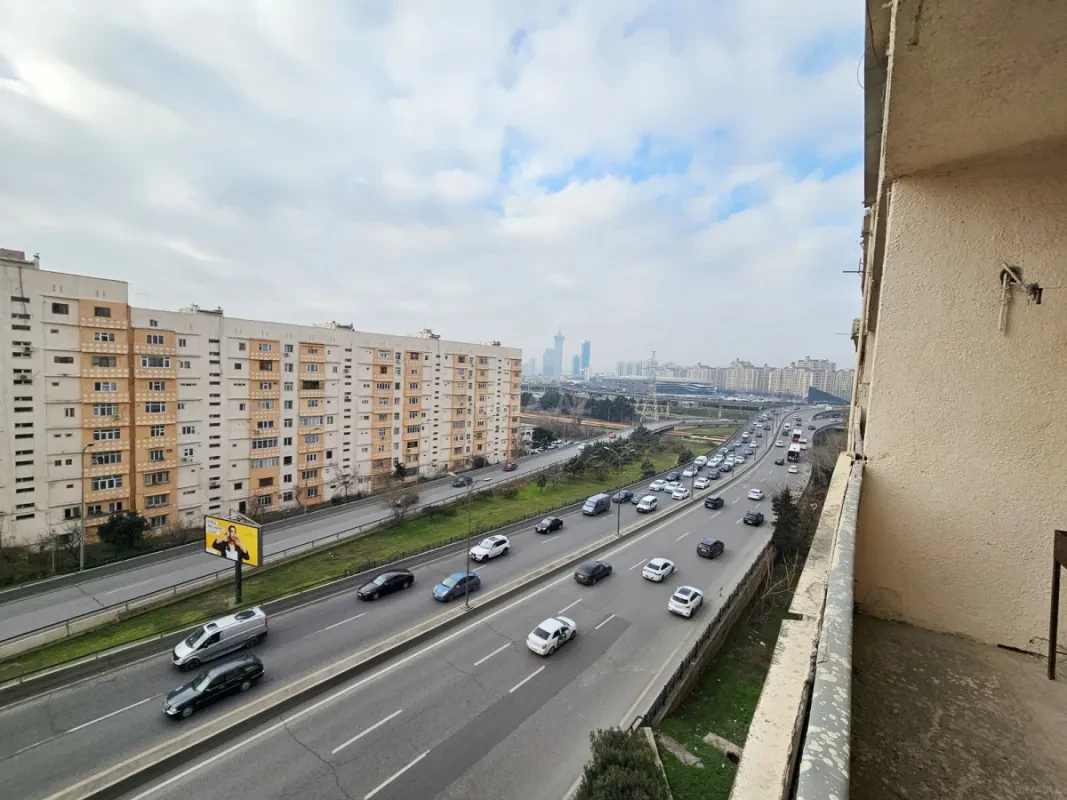 Satılır 4 otaqlı mənzil 110 m²