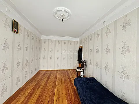 Satılır 4 otaqlı mənzil 110 m²